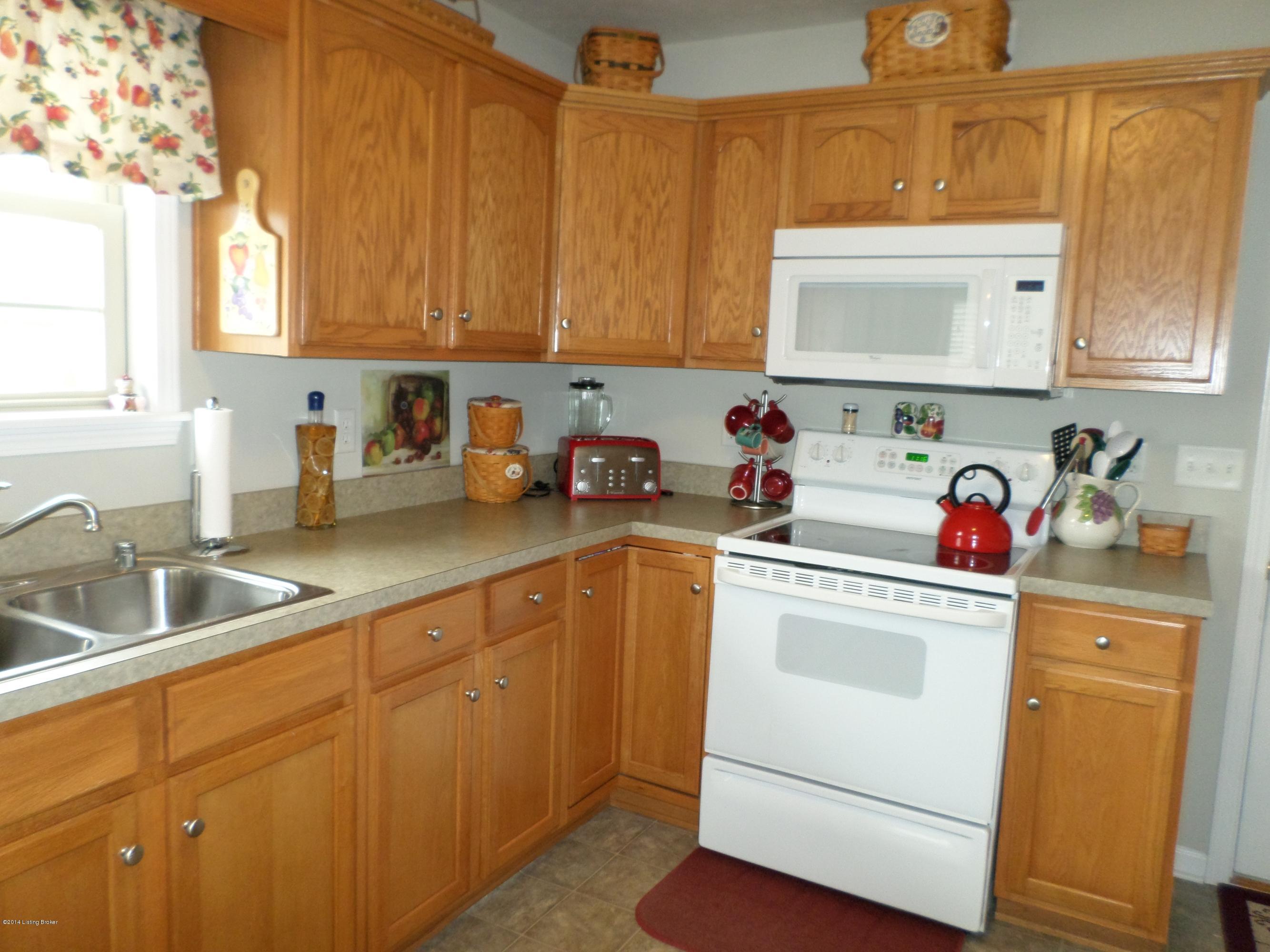 6904 Barbrook Road Louisville, KY 40258 - Photo 8 of 20 Barbrook 029