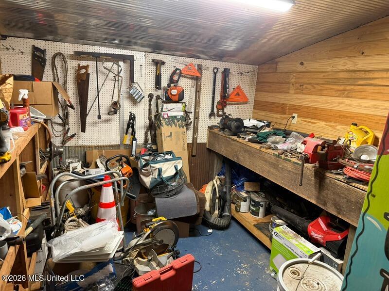 18159 Highway 15 Decatur, MS 39327 - Photo 70 of 84 shop workroom