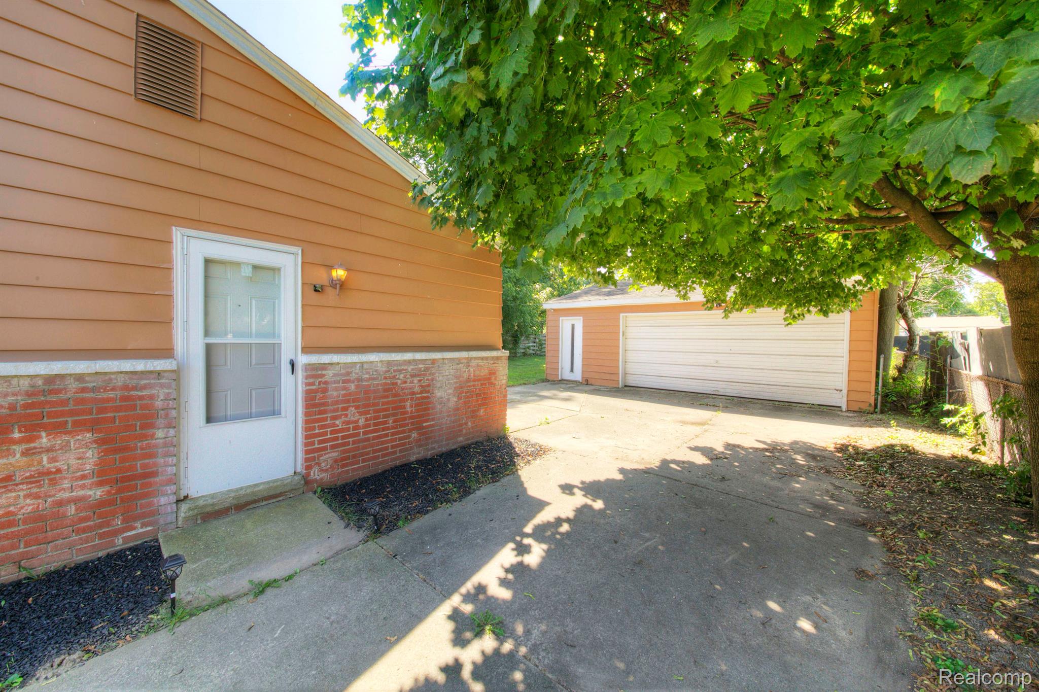 2350 Ravinewood Ypsilanti, MI 48198 - Photo 10 of 59 Gallery Image 10