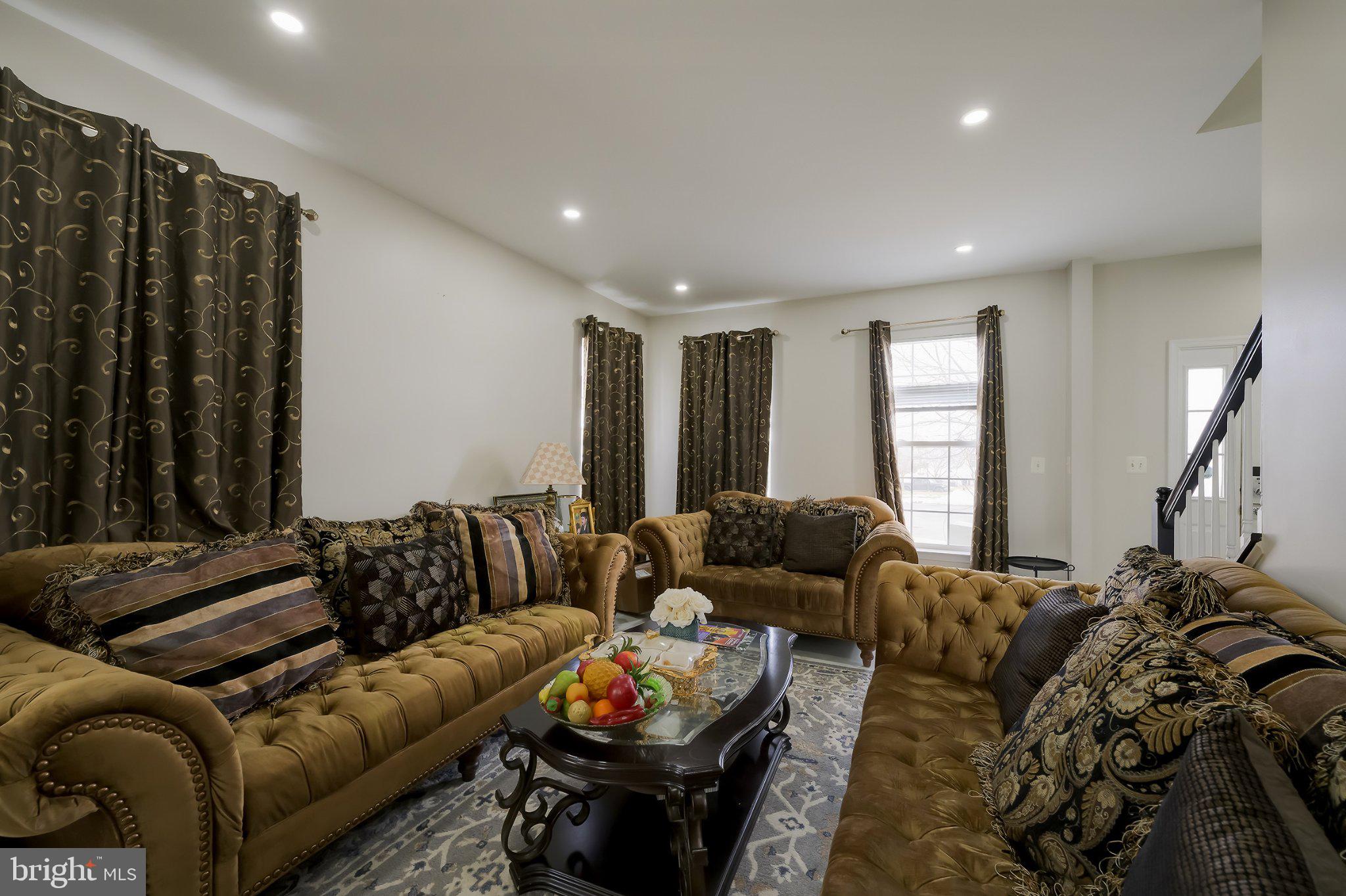 601 Crossover Court Frederick, MD 21703 - Photo 4 of 55 Elegant living space with rich decor.