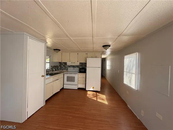 $850 | 8028 Breeze Drive, North Fort Myers, FL 33917