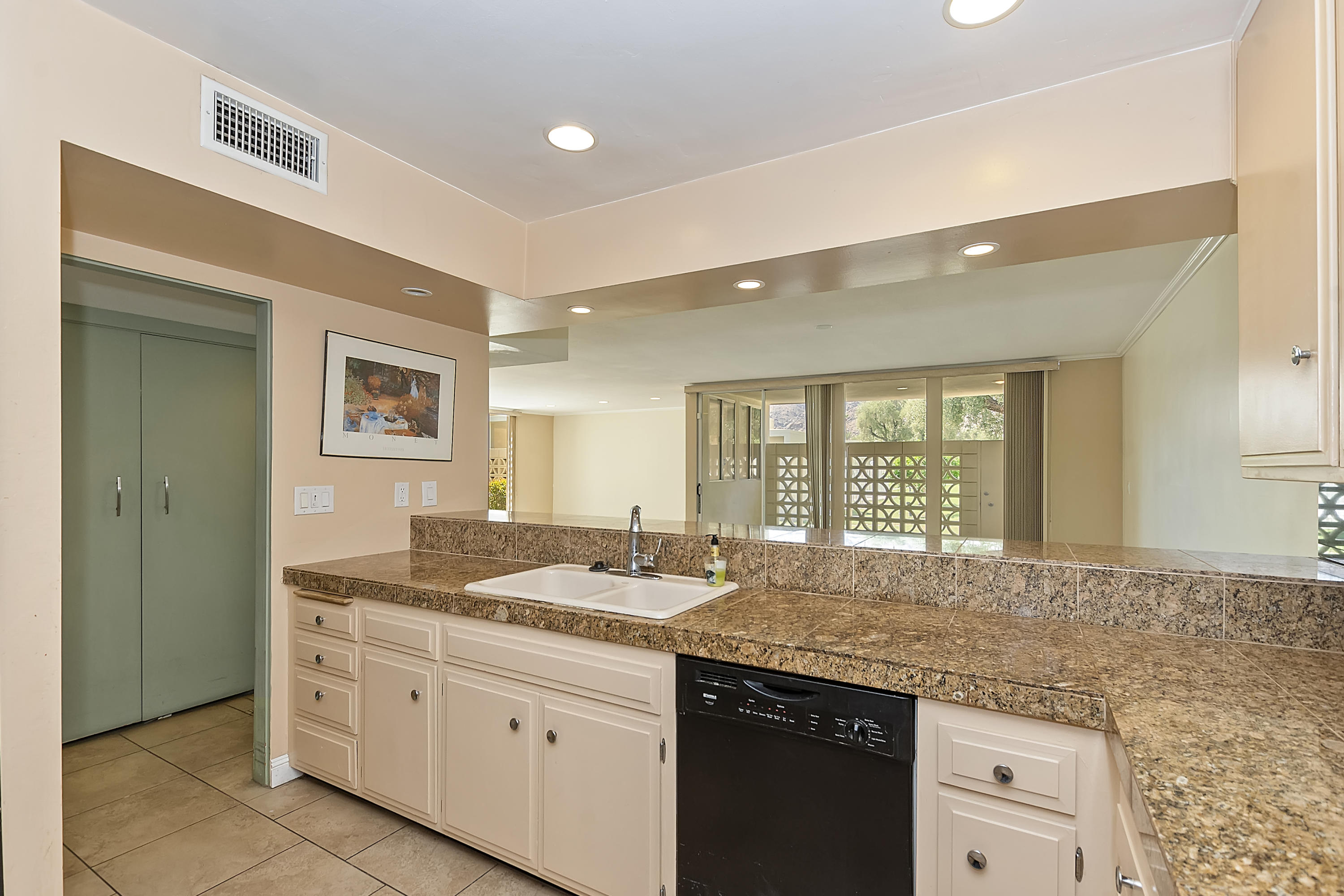 1802 South Barona Road Palm Springs, CA 92264 - Photo 15 of 37 CAR_0496