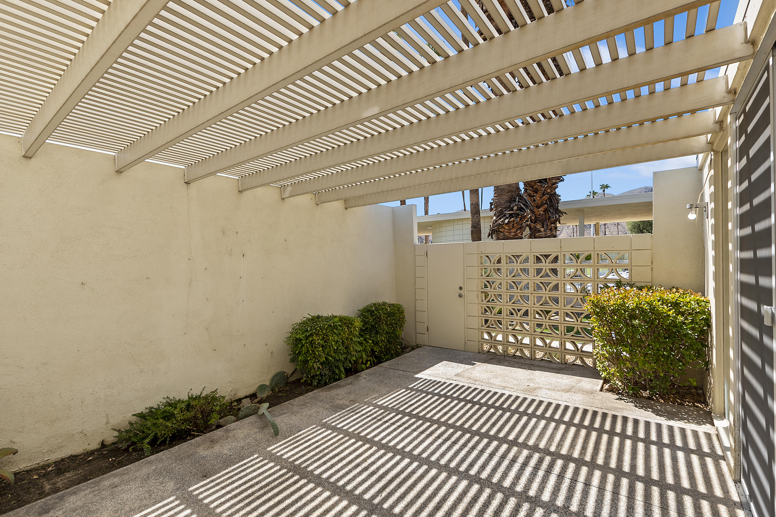 1802 South Barona Road Palm Springs, CA 92264 - Photo 27 of 37 CAR_0530