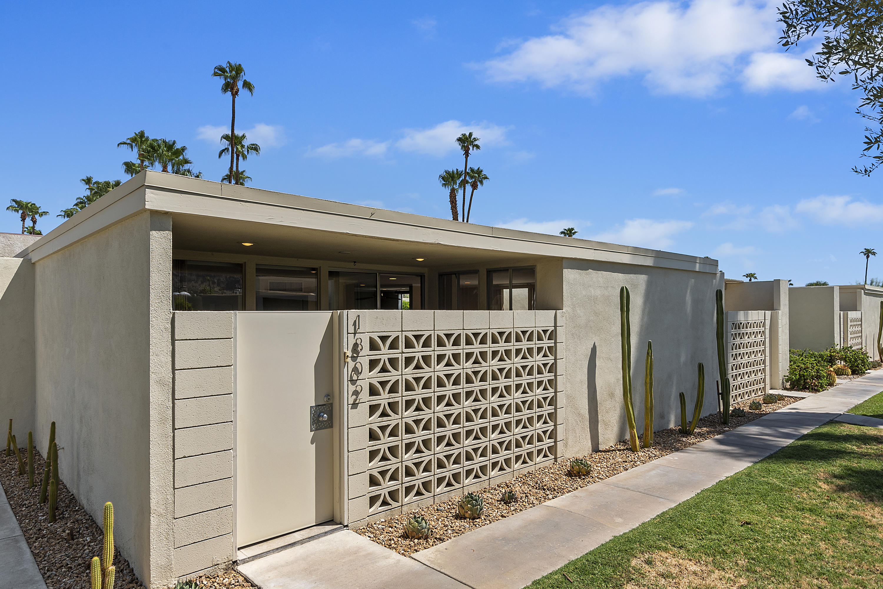 1802 South Barona Road Palm Springs, CA 92264 - Photo 3 of 37 CAR_0548