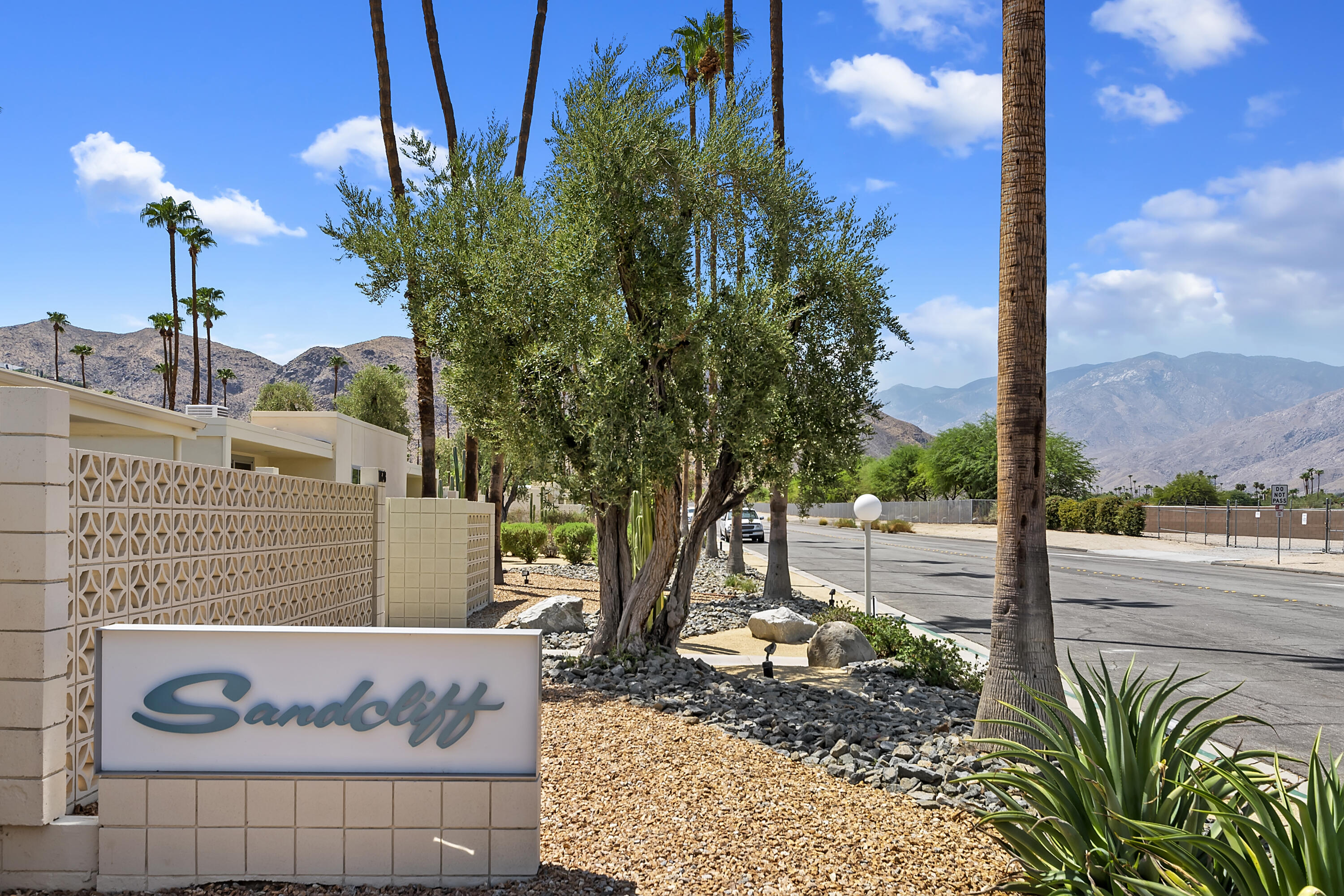 1802 South Barona Road Palm Springs, CA 92264 - Photo 32 of 37 CAR_0590