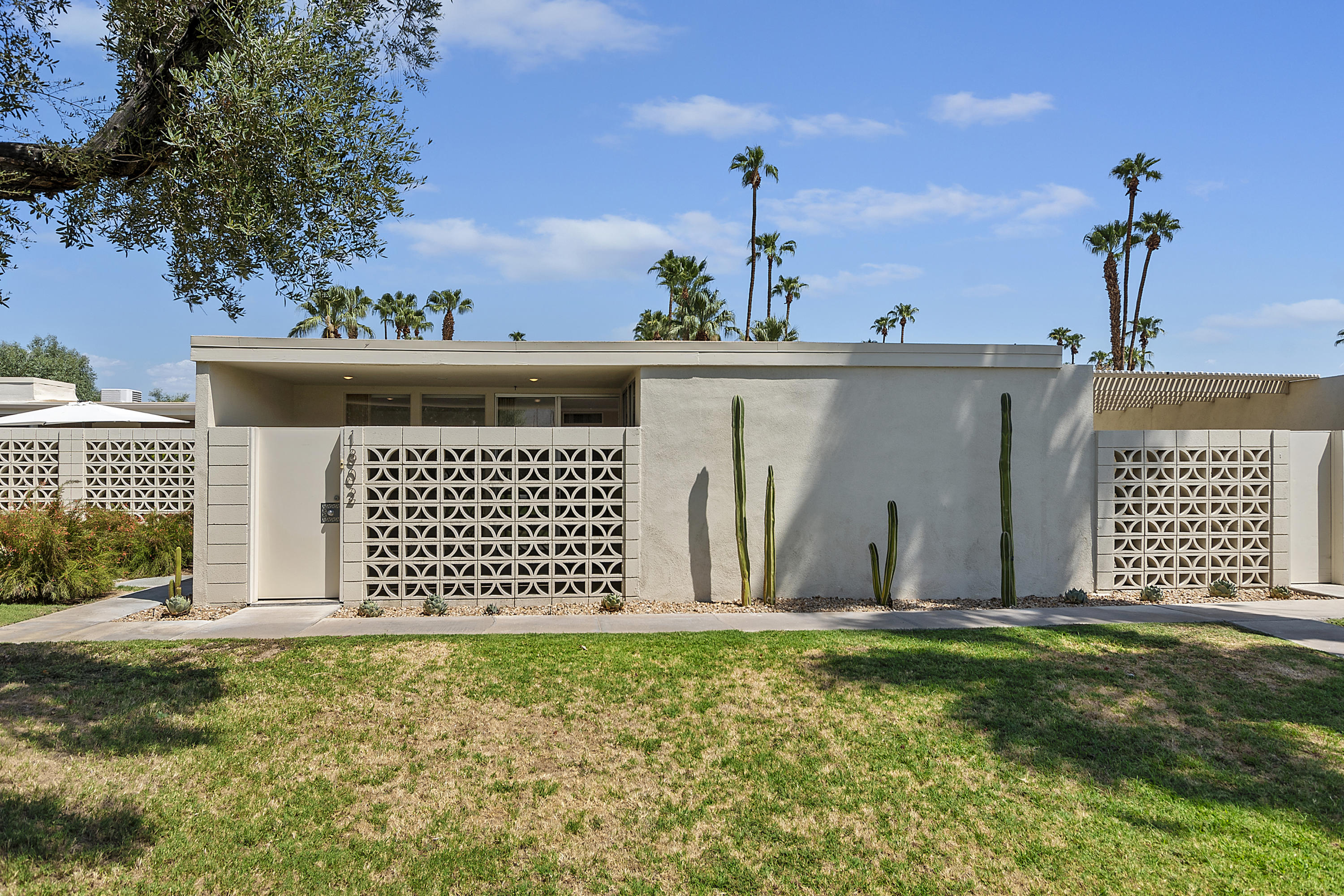 1802 South Barona Road Palm Springs, CA 92264 - Photo 5 of 37 CAR_0566