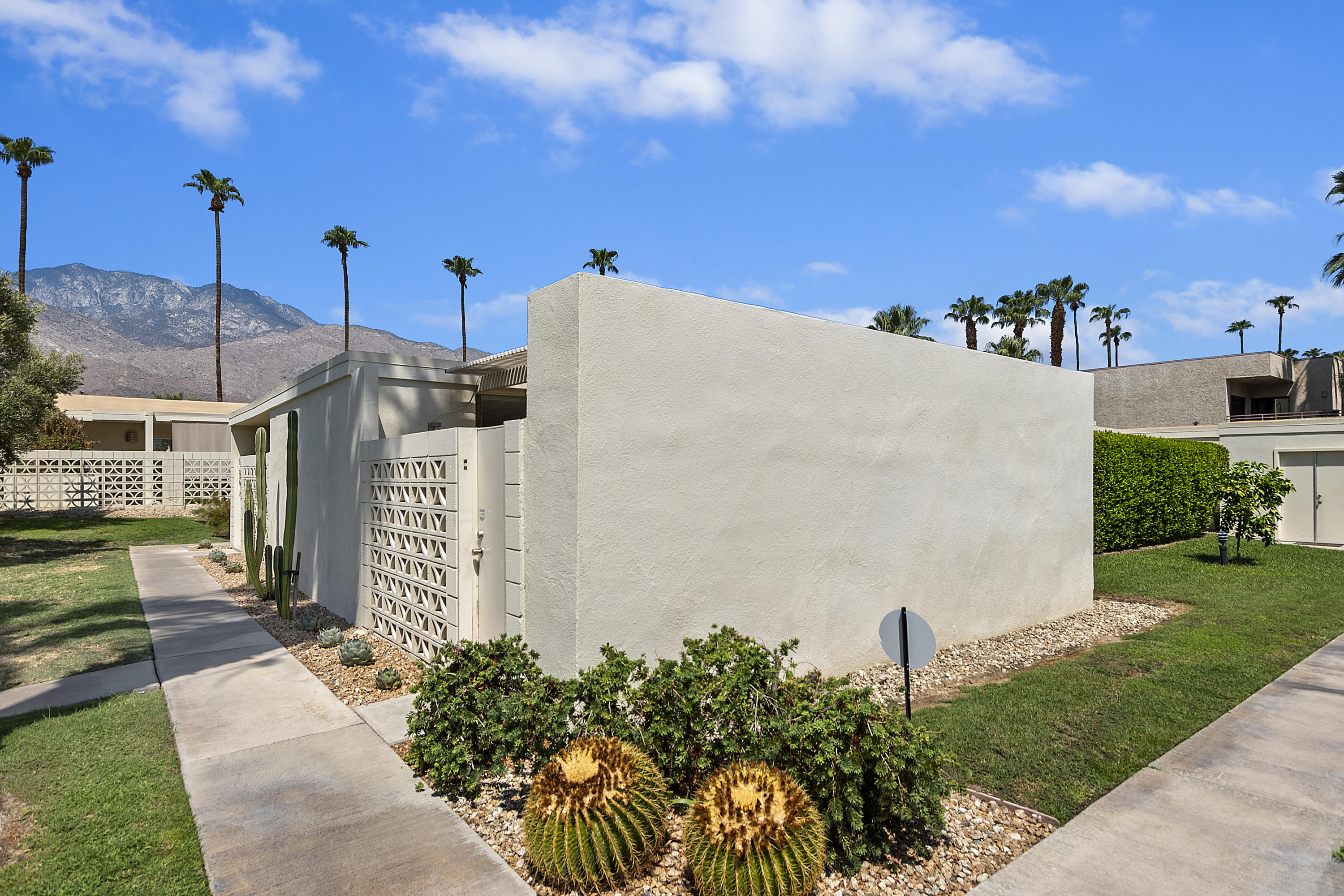 1802 South Barona Road Palm Springs, CA 92264 - Photo 6 of 37 CAR_0575