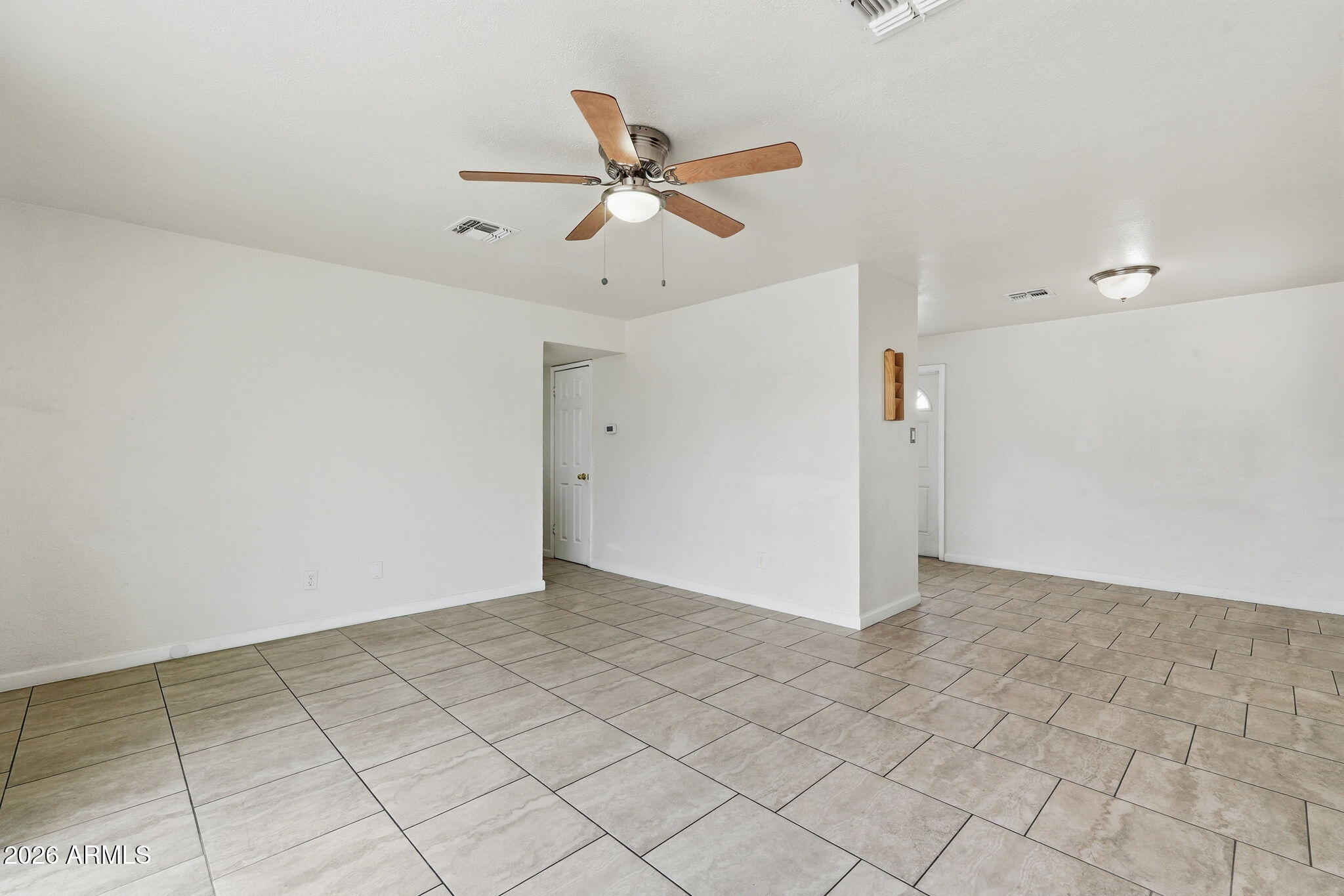 3337 West Thomas Road Phoenix, AZ 85017 - Photo 3 of 18 Living Room