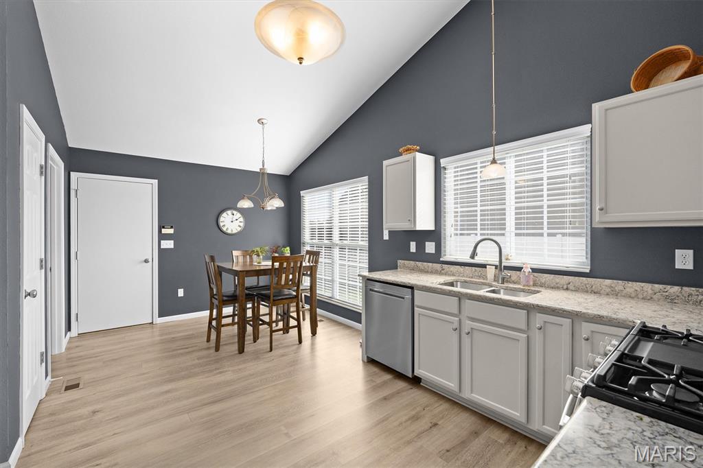 905 Coreopsis Court O'Fallon, IL 62269 - Photo 13 of 39 Gallery Image 13