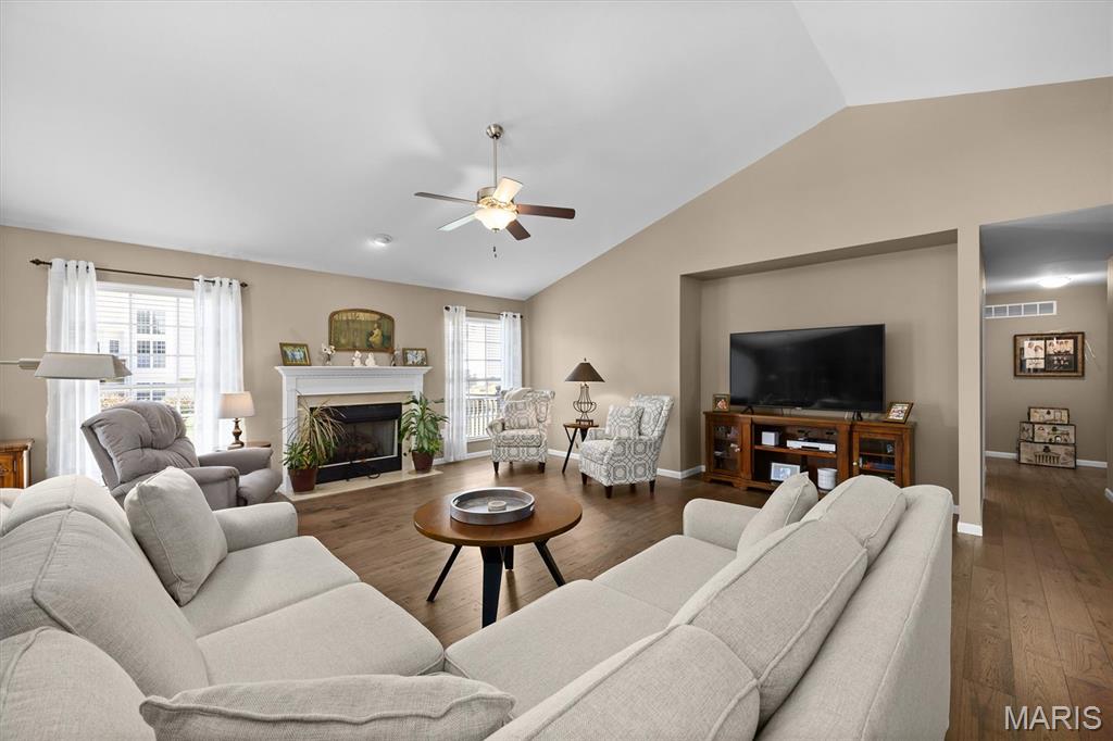 905 Coreopsis Court O'Fallon, IL 62269 - Photo 5 of 39 Gallery Image 5