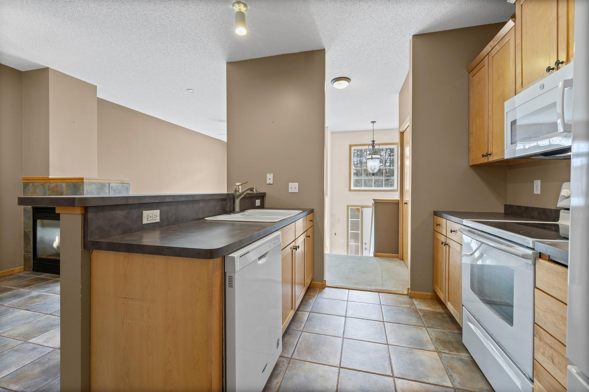 2320 Lower Afton Road, Unit 423 Maplewood, MN 55119 - Photo 14 of 34