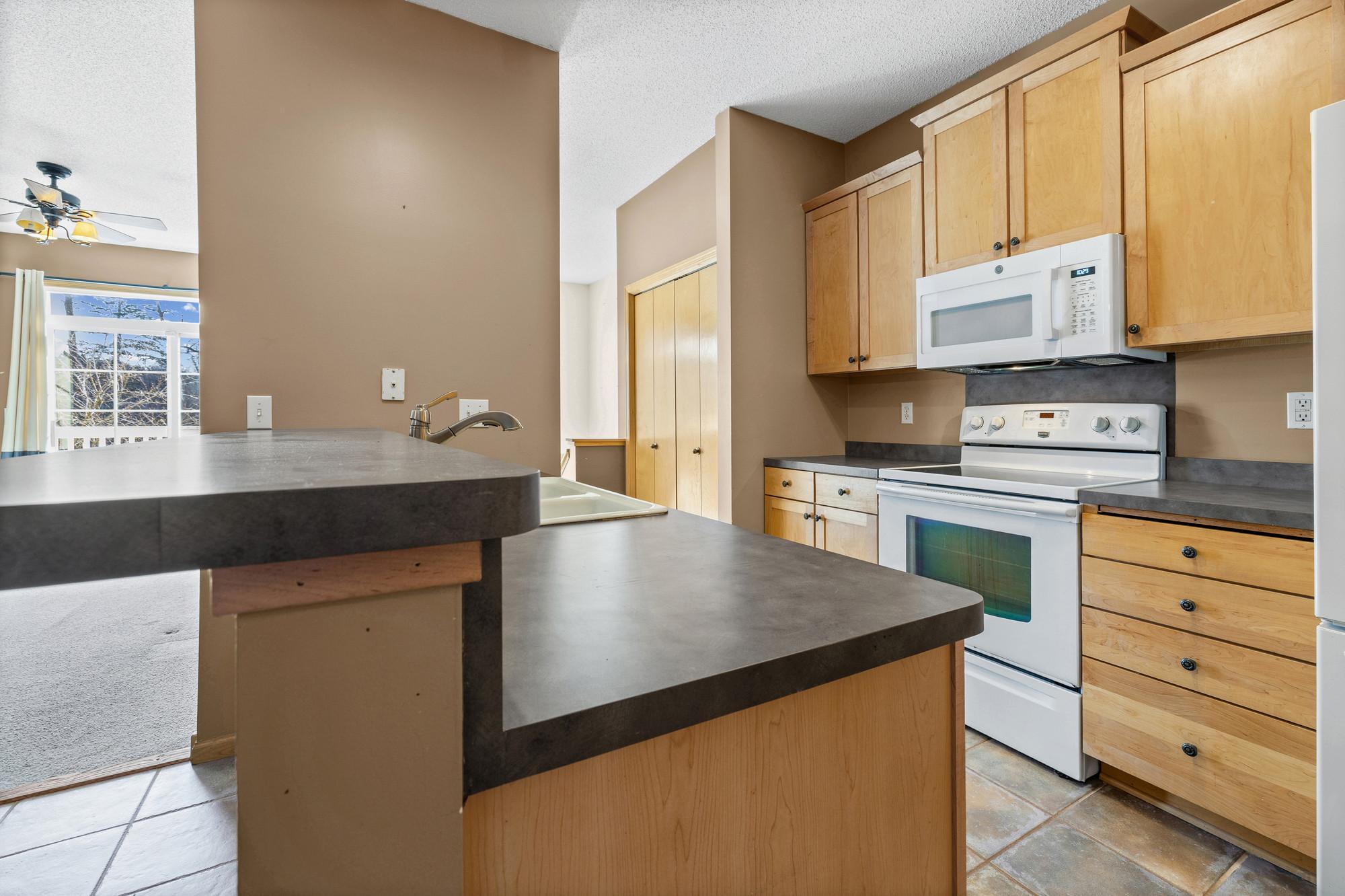 2320 Lower Afton Road, Unit 423 Maplewood, MN 55119 - Photo 15 of 34