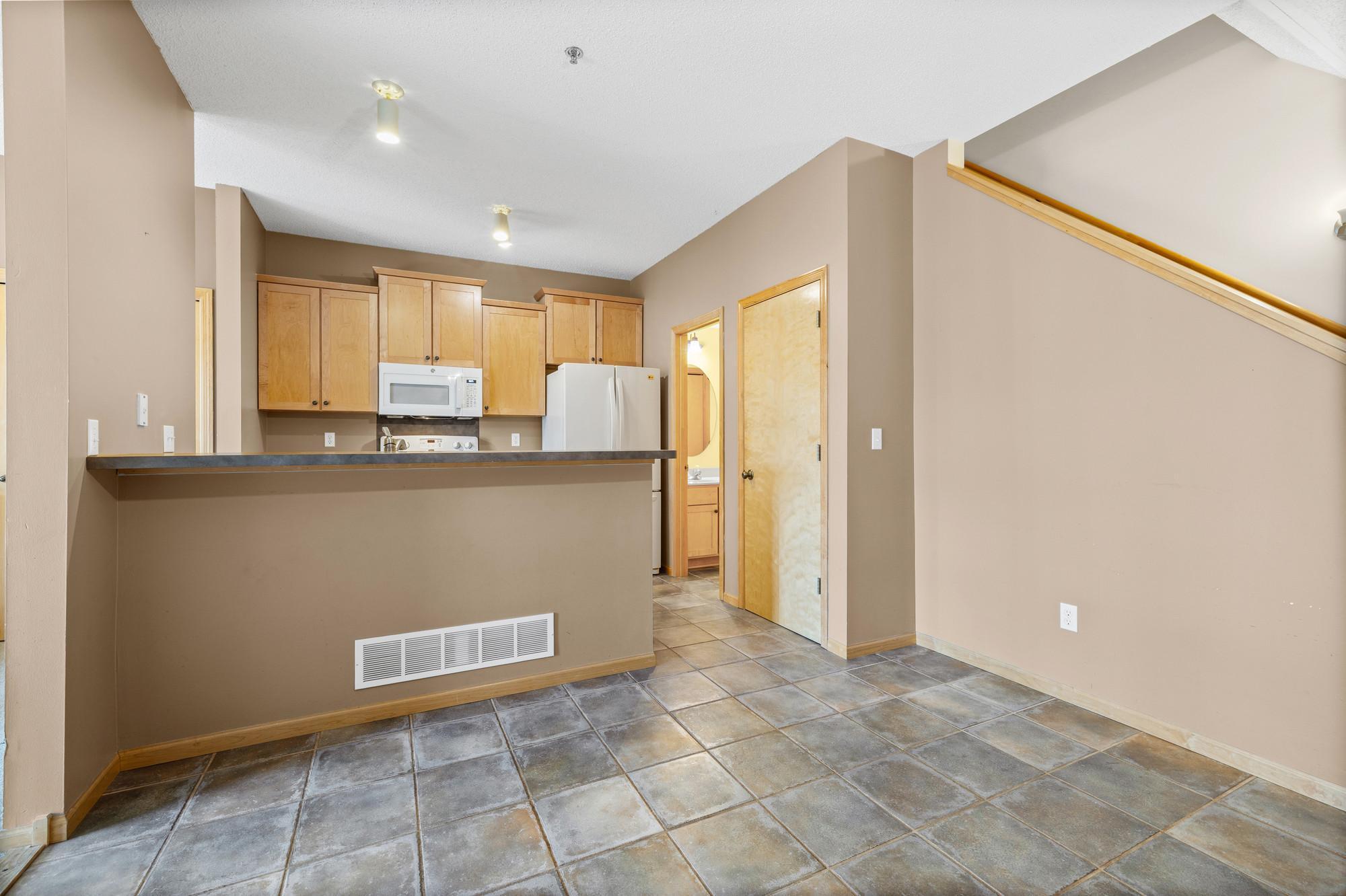 2320 Lower Afton Road, Unit 423 Maplewood, MN 55119 - Photo 3 of 34