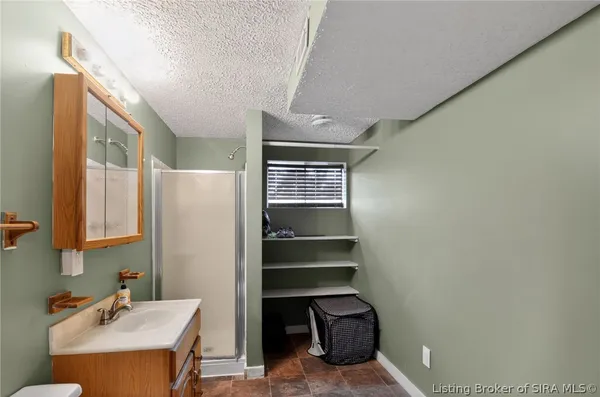 $329,000 | 800 West Fairway Lane, Bloomington, IN 47403