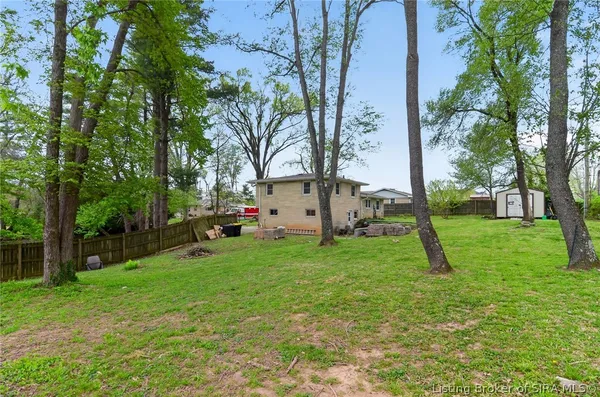 $329,000 | 800 West Fairway Lane, Bloomington, IN 47403
