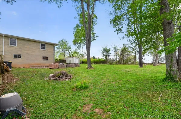 $329,000 | 800 West Fairway Lane, Bloomington, IN 47403