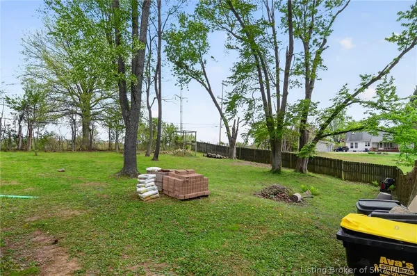 $329,000 | 800 West Fairway Lane, Bloomington, IN 47403