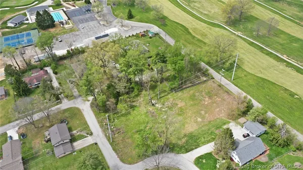 $329,000 | 800 West Fairway Lane, Bloomington, IN 47403