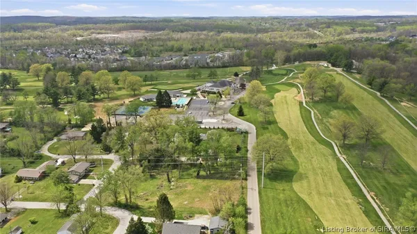 $329,000 | 800 West Fairway Lane, Bloomington, IN 47403