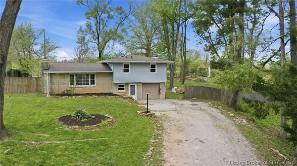 $329,000 | 800 West Fairway Lane, Bloomington, IN 47403