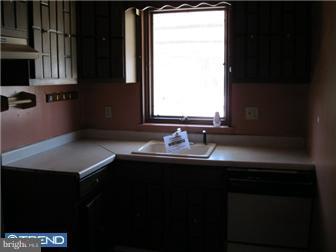 124 Normandy Road Upper Darby, PA 19082 - Photo 4 of 10 Kitchen