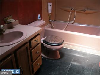 124 Normandy Road Upper Darby, PA 19082 - Photo 8 of 10 Bathroom