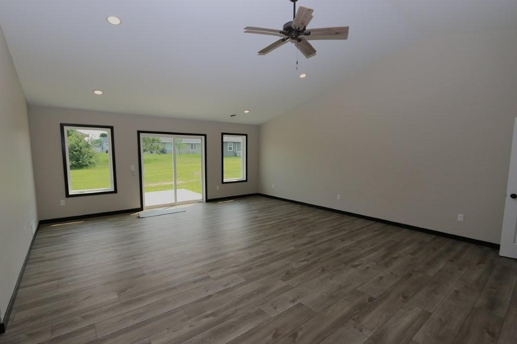 1012 6th Avenue Northeast Perham, MN 56573 - Photo 4 of 9