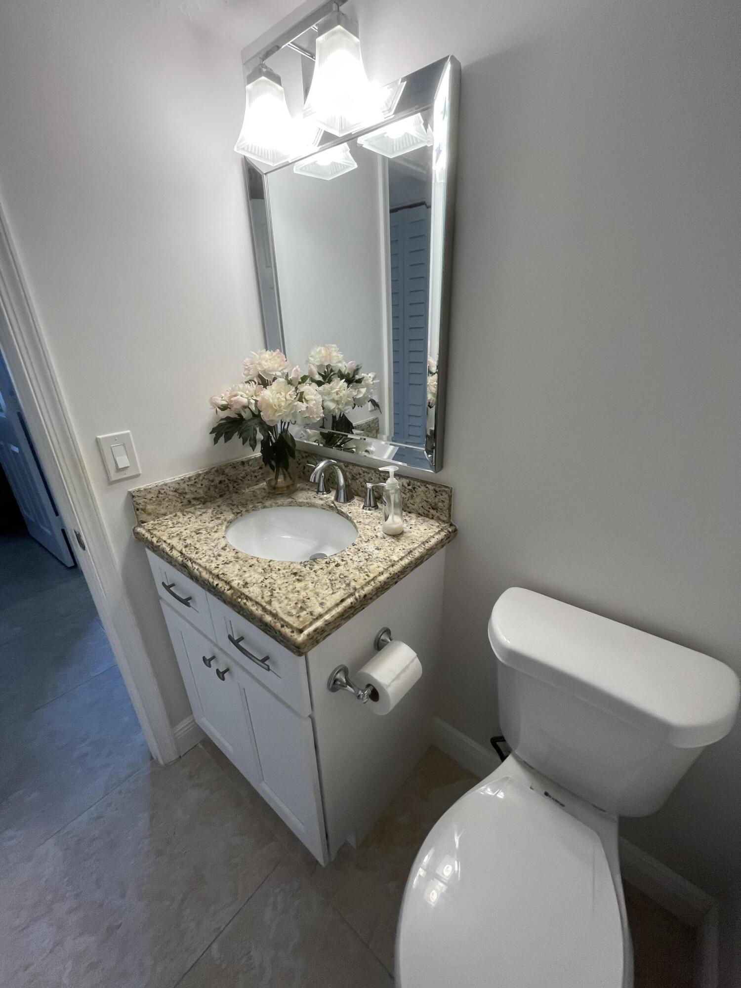 2041 Keystone Drive, Unit B Jupiter, FL 33458 - Photo 12 of 17 2nd Bathroom