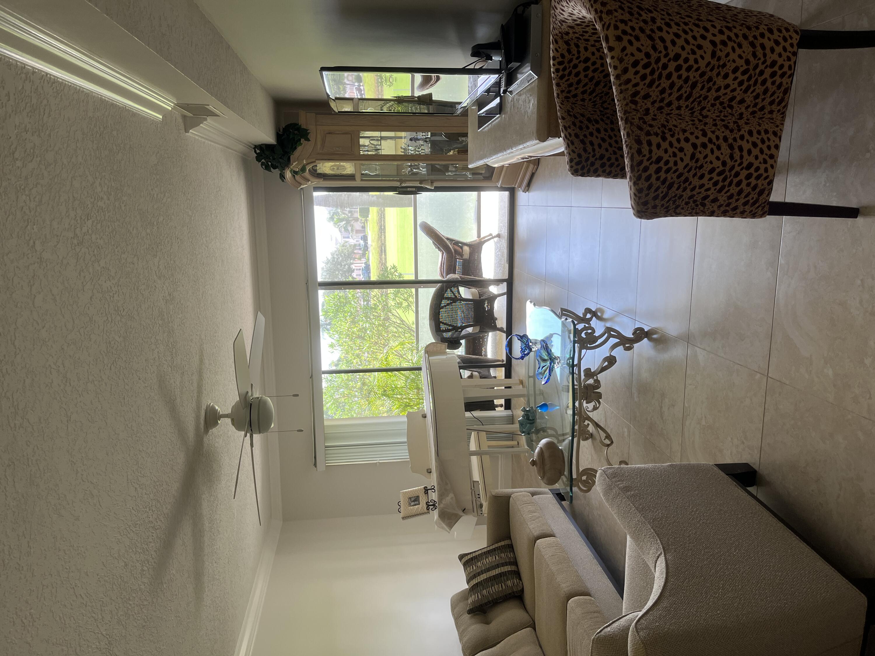 2041 Keystone Drive, Unit B Jupiter, FL 33458 - Photo 3 of 17 Living Room