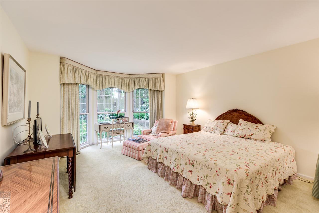 240 Cloverly Road Grosse Pointe, MI 48236 - Photo 23 of 49 31324429-22.JPG