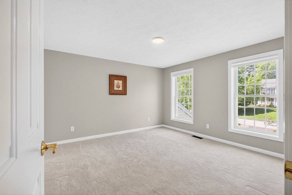23 Tumble Road Bedford, NH 03110 - Photo 13 of 24