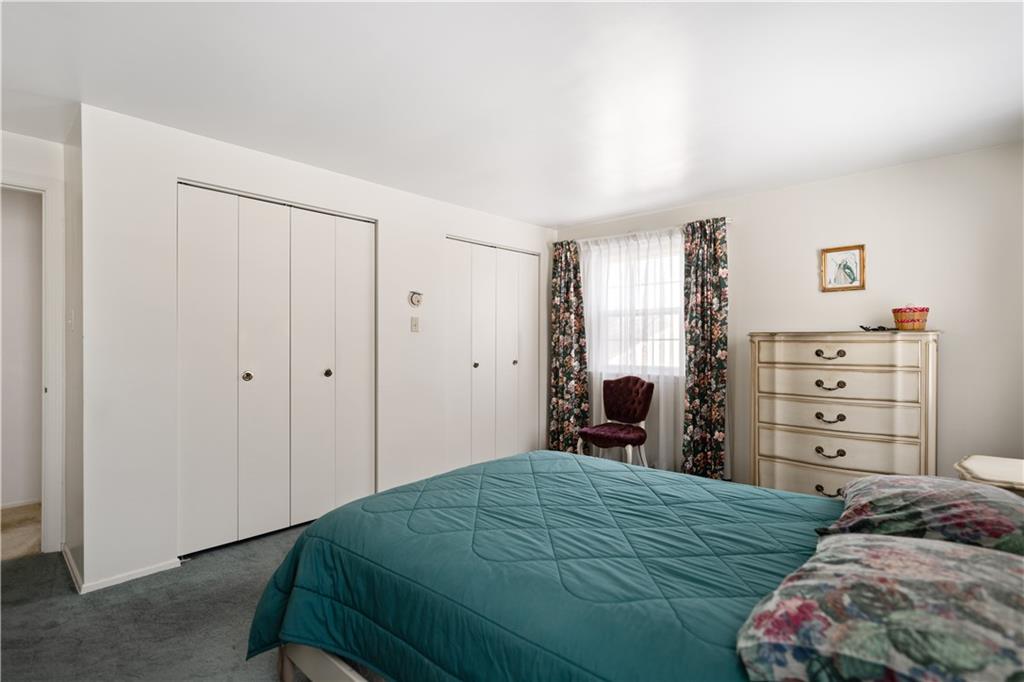 43 Jaycee Drive Pittsburgh, PA 15243 - Photo 21 of 38 a bedroom with a bed and a closet