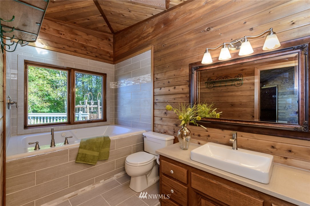 10436 Tilley Road Southwest Olympia, WA 98501 - Photo 17 of 25 Gallery Image 17