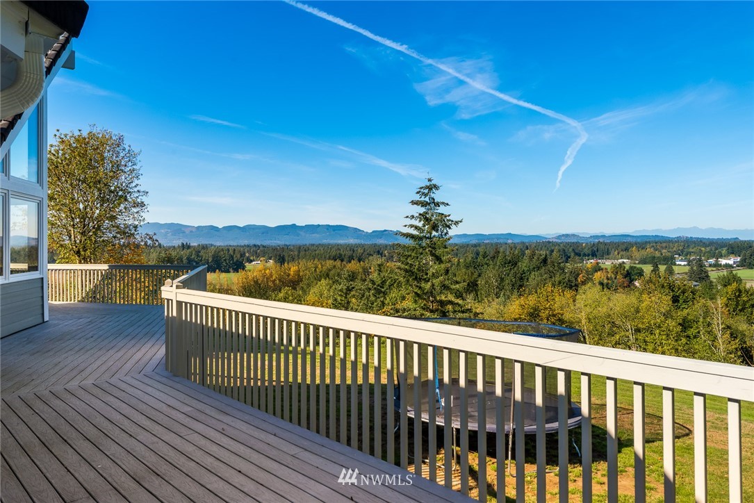 10436 Tilley Road Southwest Olympia, WA 98501 - Photo 3 of 25 Gallery Image 3