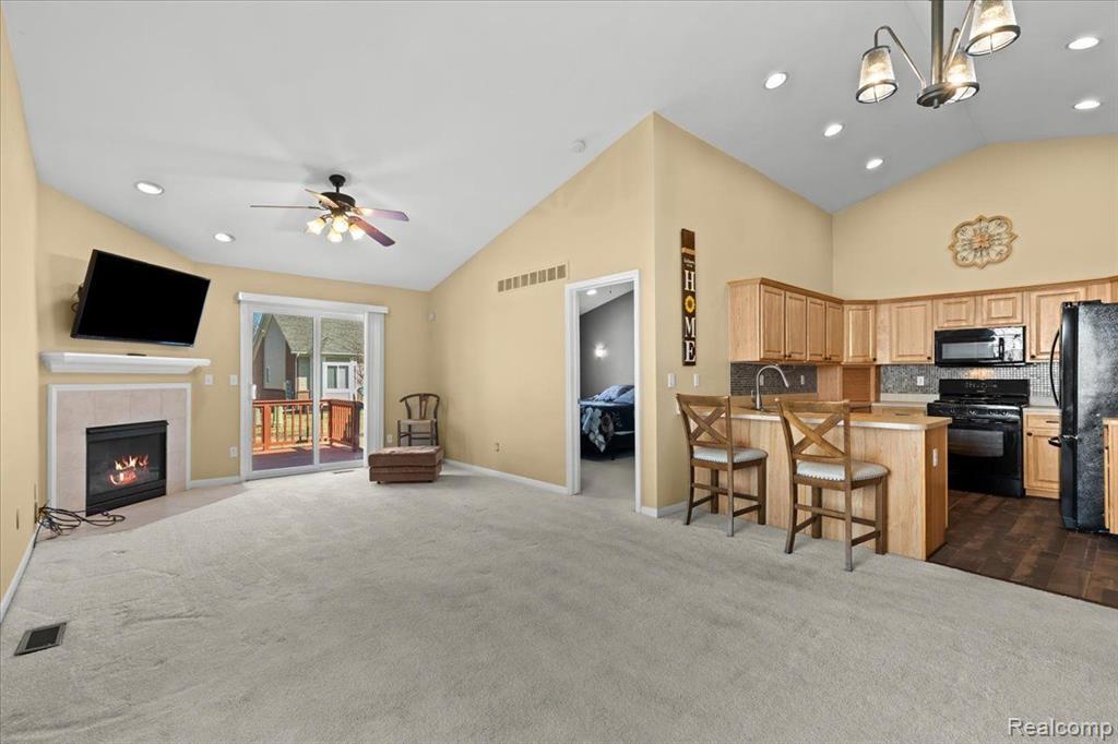 26037 Mariners Point Chesterfield, MI 48051 - Photo 4 of 31