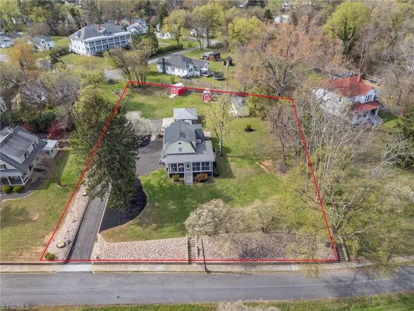 $359,900 | 421 Chestnut Street, Eden, NC 27288