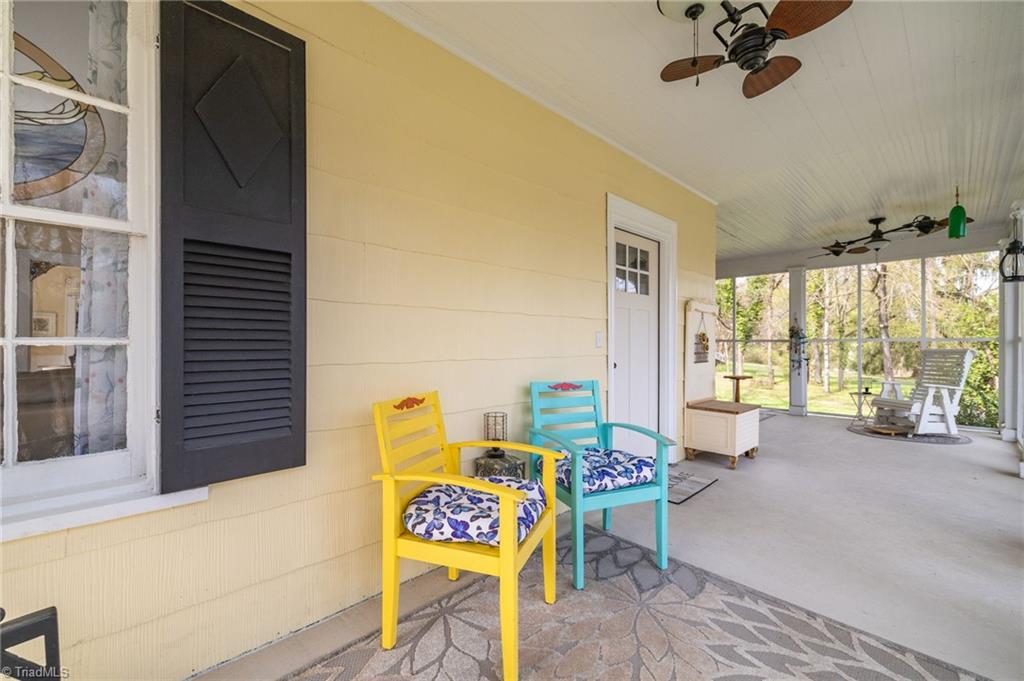 421 Chestnut Street Eden, NC 27288 - Photo 5 of 41 screened in porch