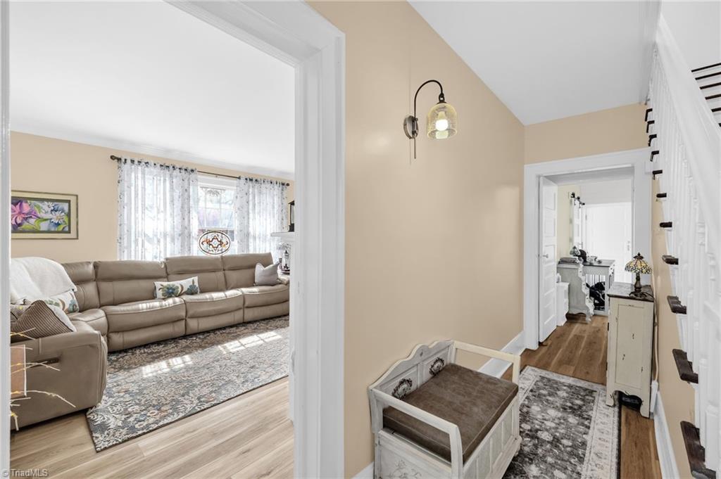 421 Chestnut Street Eden, NC 27288 - Photo 8 of 41 Entry