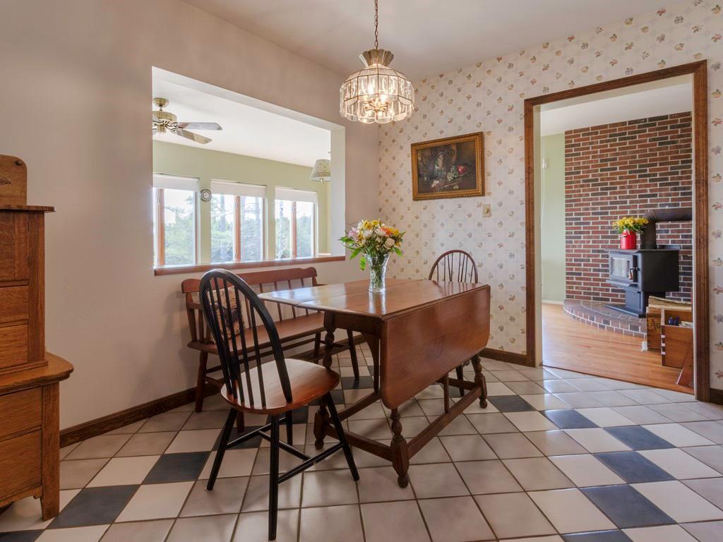 419 Pemaquid Harbor Road Pemaquid, ME 04558 - Photo 11 of 34 Kitchen breakfast area