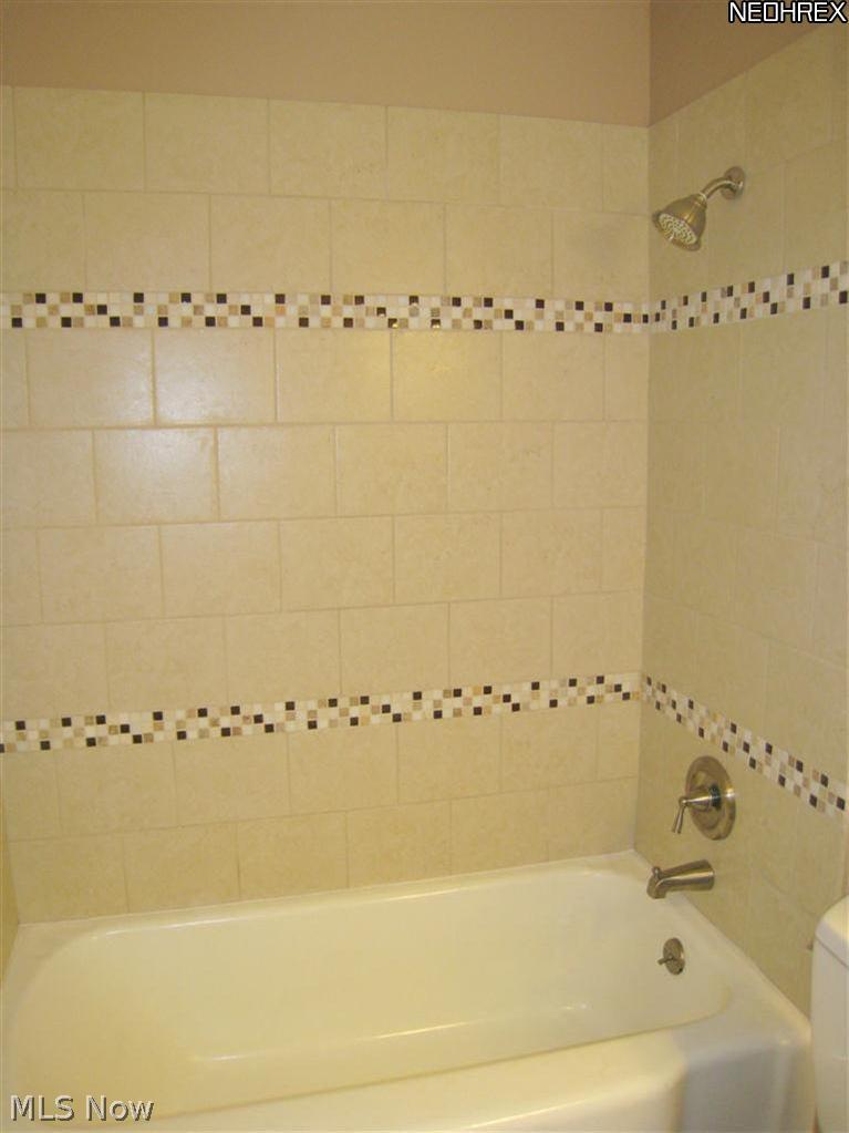 1747 Bellingham Road Cleveland, OH 44124 - Photo 9 of 16