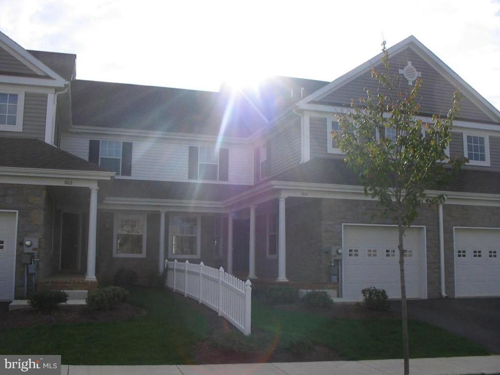 604 Courthouse Circle Lititz, PA 17543 - Photo 1 of 11