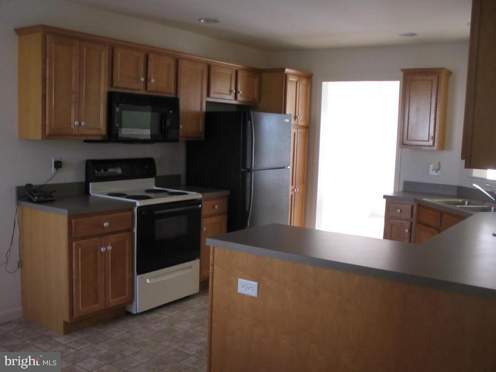 604 Courthouse Circle Lititz, PA 17543 - Photo 4 of 11