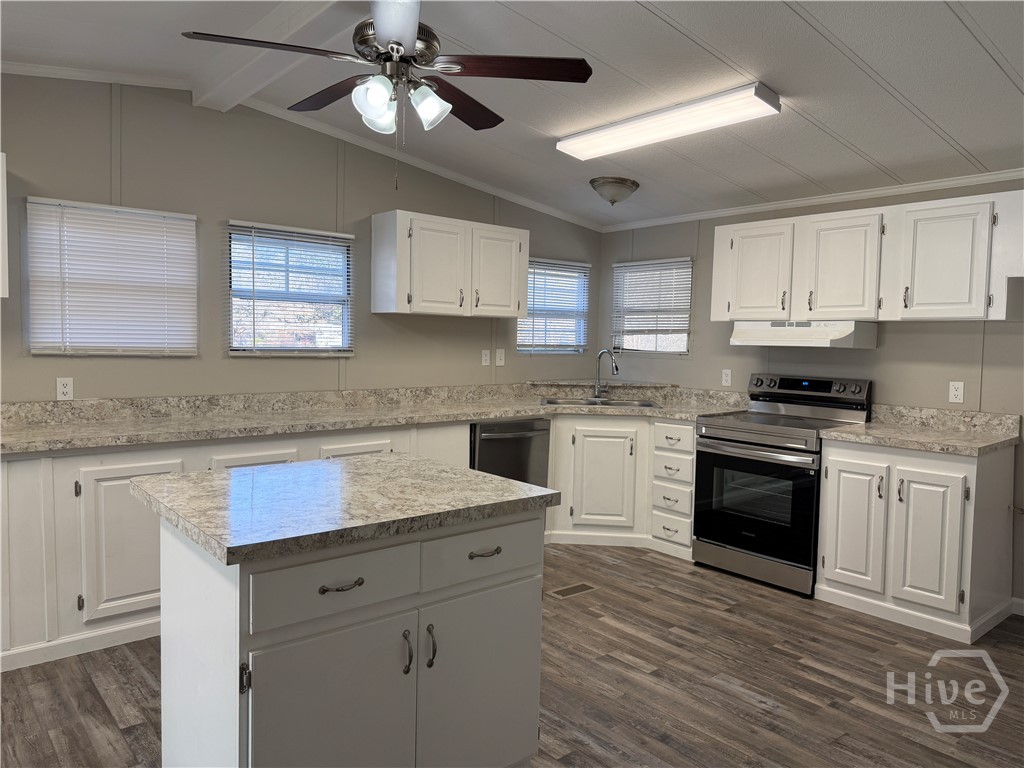 150 Maple Drive Ellabell, GA 31308 - Photo 9 of 42 Kitchen