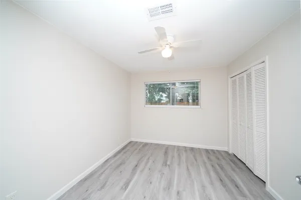 $2,300 | 5407 Oakhaven Lane, Houston, TX 77091