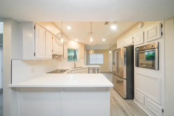 $2,300 | 5407 Oakhaven Lane, Houston, TX 77091