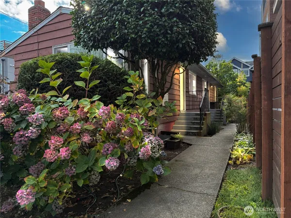 $1,895 | 1409 Northwest 65th Street, Unit 1, Seattle, WA 98117
