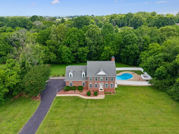 $869,000 | 1404 Brook Drive, Columbia, TN 38401