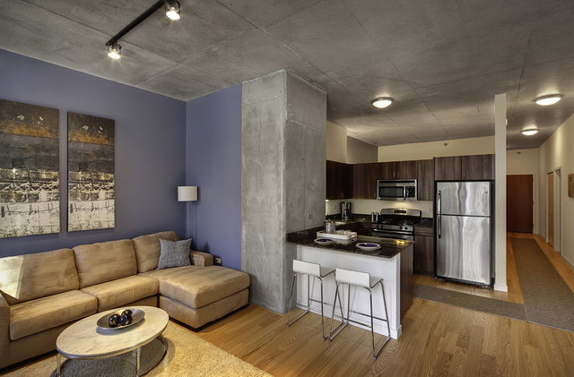 235 West Van Buren Street, Unit 4222 Chicago, IL 60607 - Photo 2 of 4