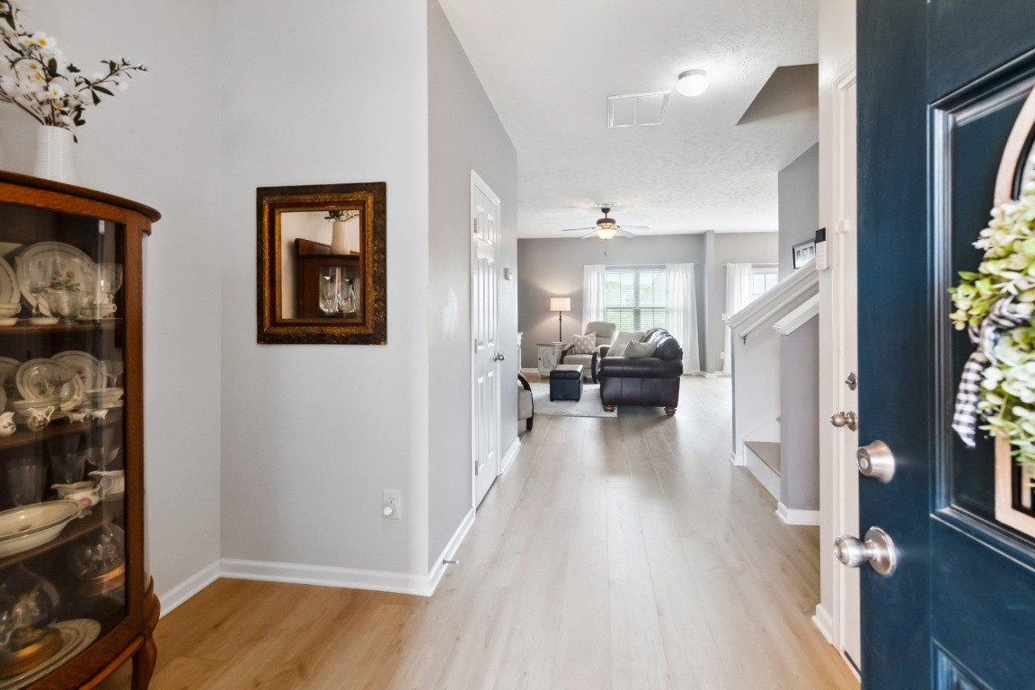 8338 Rossi Road Brentwood, TN 37027 - Photo 3 of 16 a view of a living room
