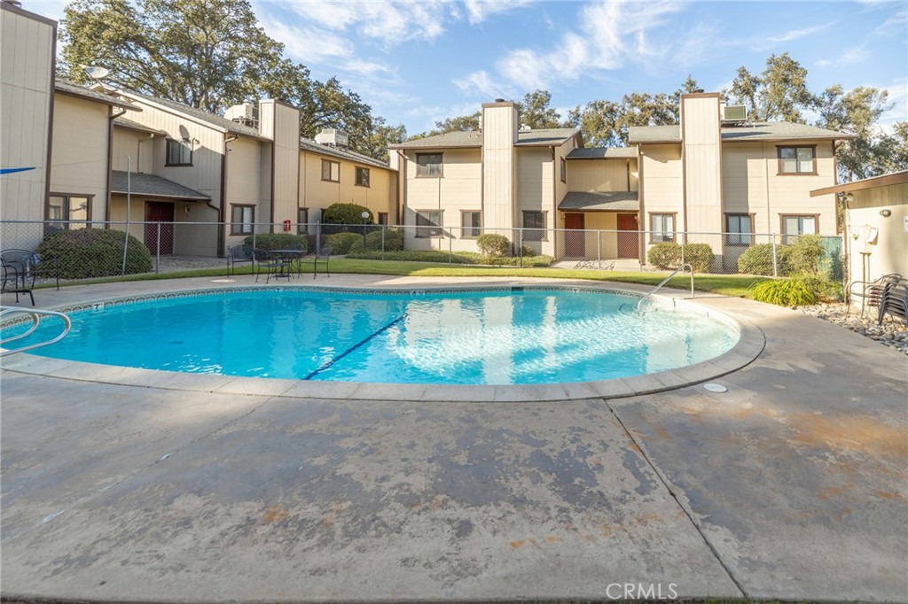 49400 River Park Road, Unit 17 Oakhurst, CA 93644 - Photo 10 of 34